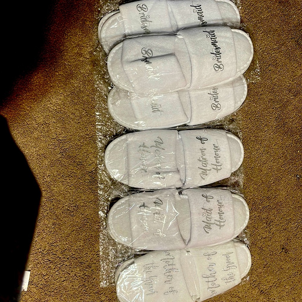 Brand new bundle set bridal party slippers